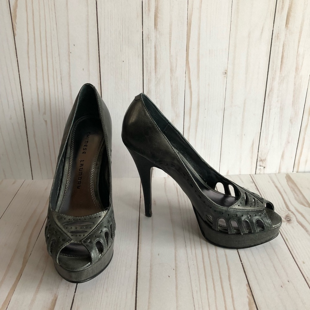 Chinese Laundry Hot Cakes Pewter Gray Heels